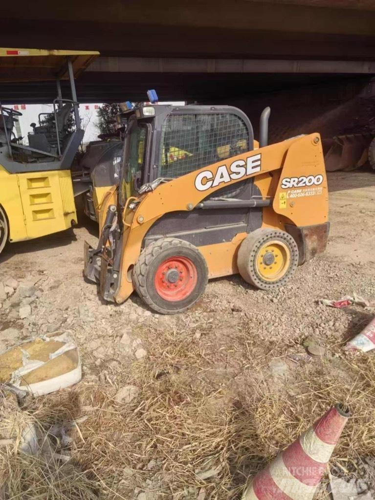 CASE SR200 Skid steer mini nakladalci