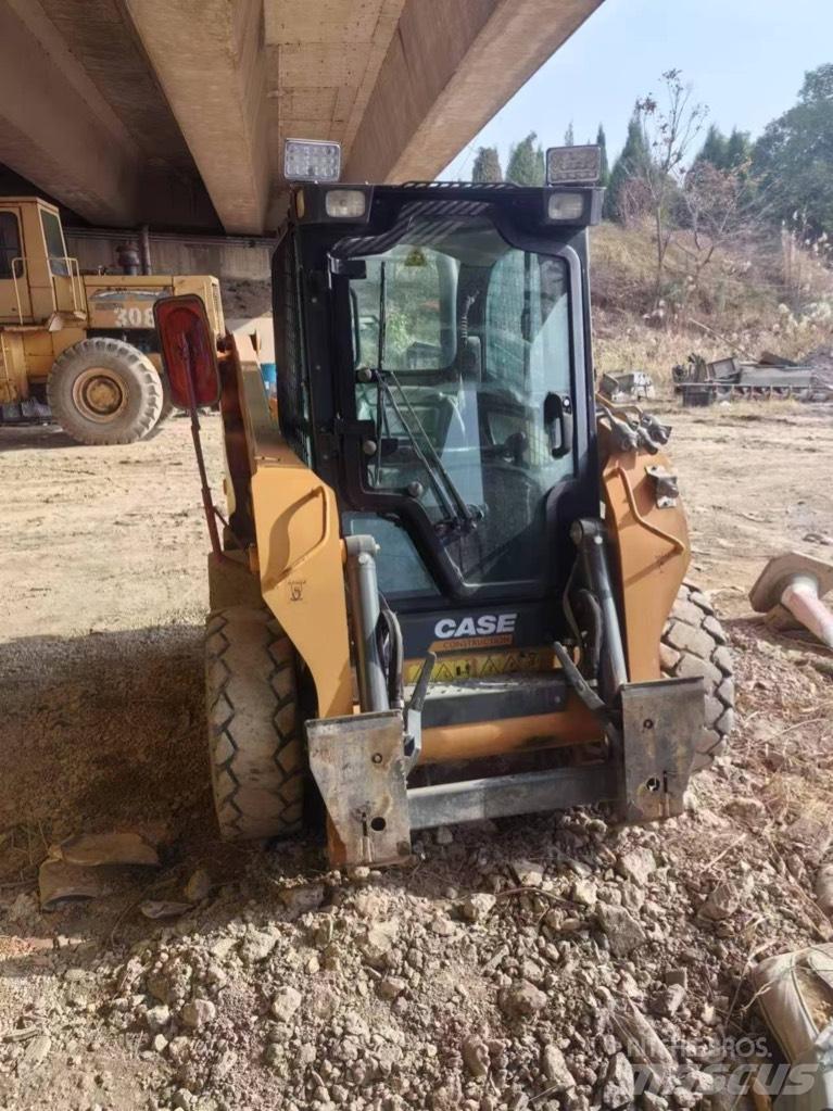 CASE SR200 Skid steer mini nakladalci