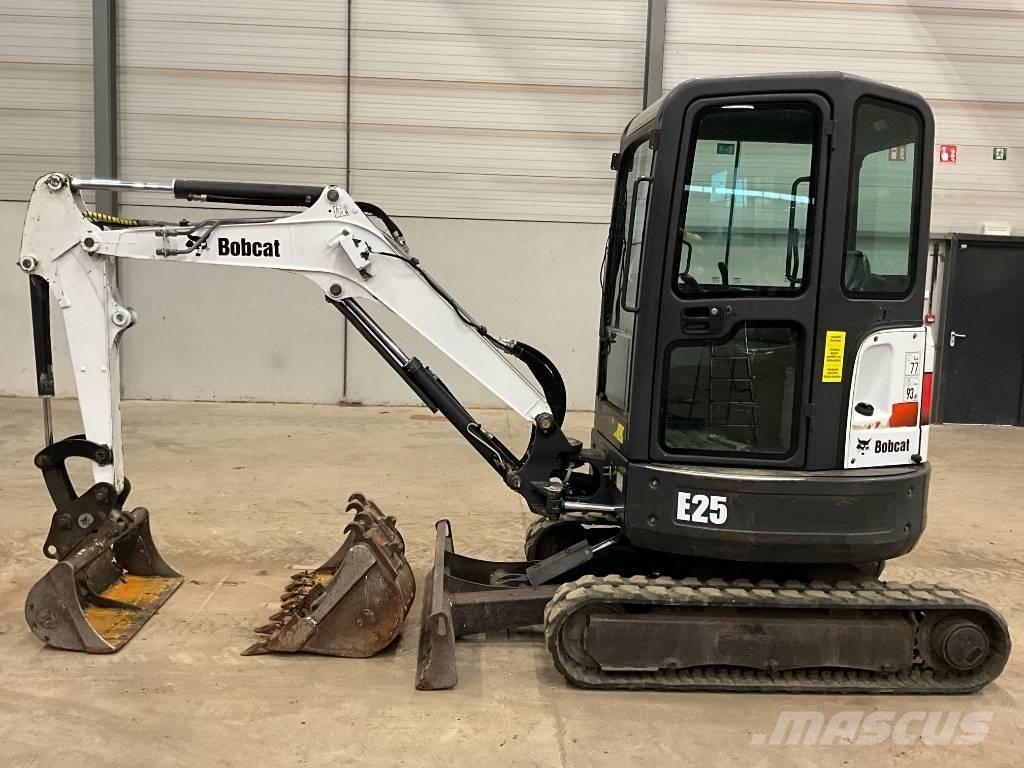 Bobcat E 25 Mini bagri <7t