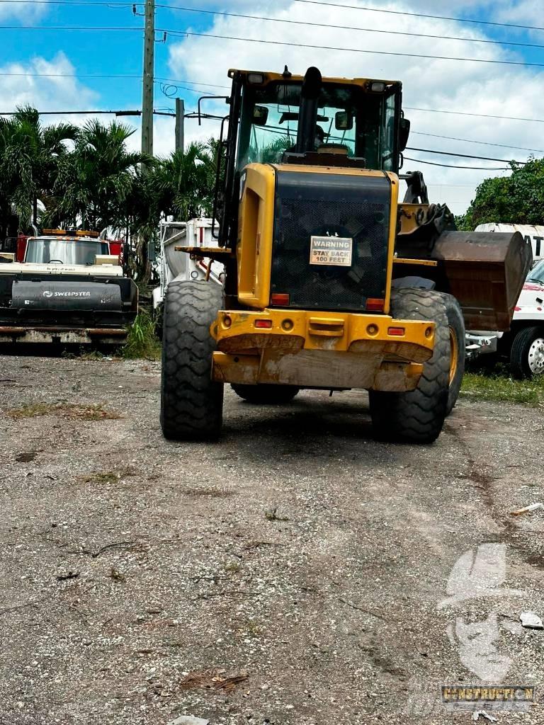 CAT 930 H Kolesni nakladalci