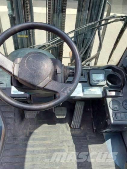 Toyota 02-8 FDF 25 Dizelski viličarji