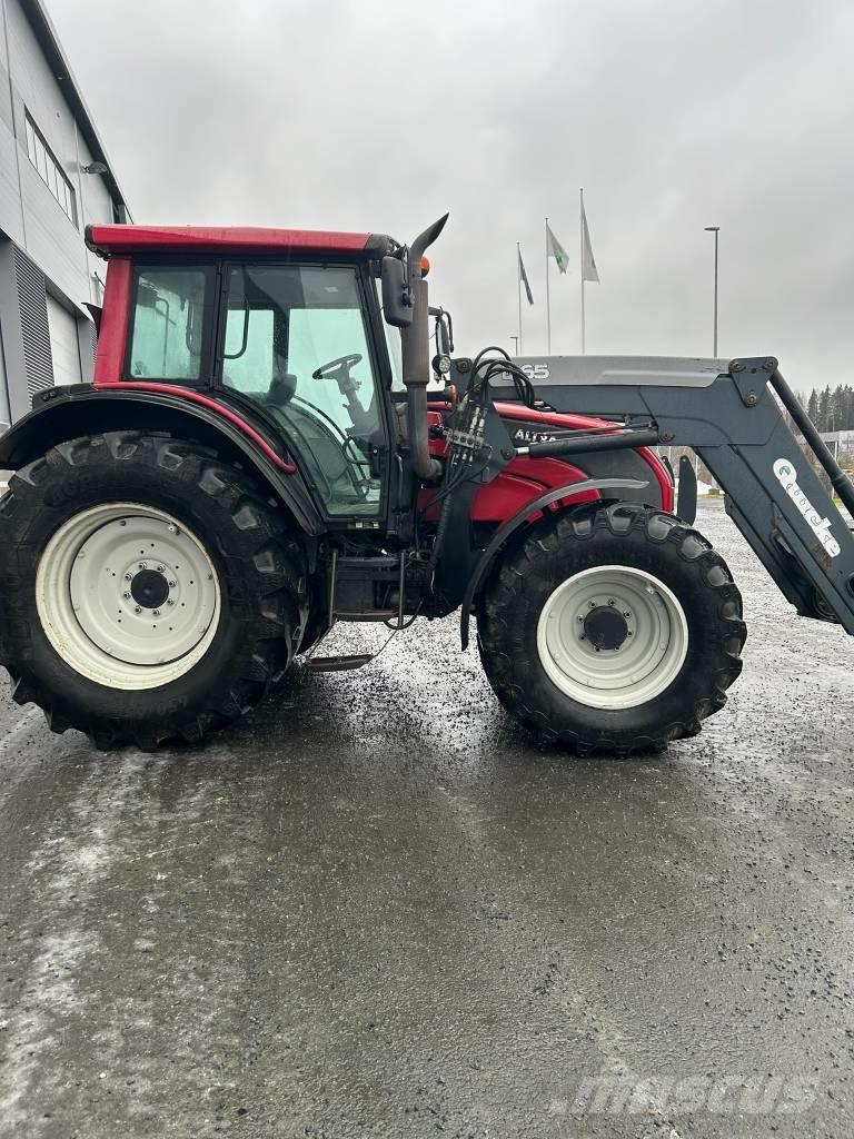 Valtra N141 Advance Traktorji