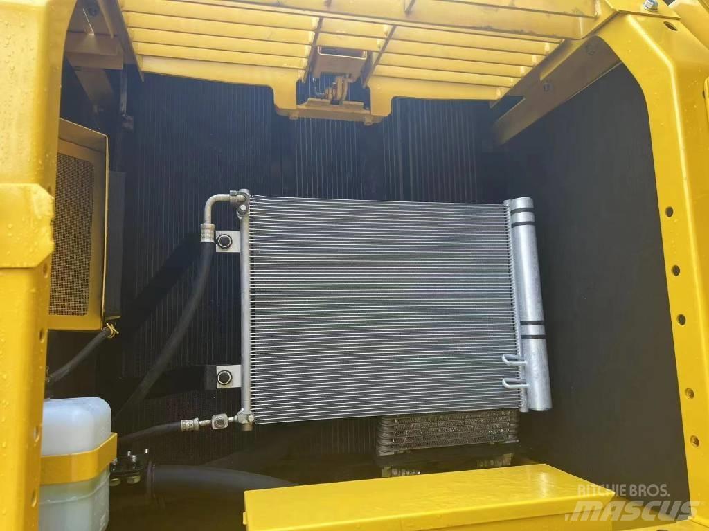 Komatsu PC 130 Bagri goseničarji