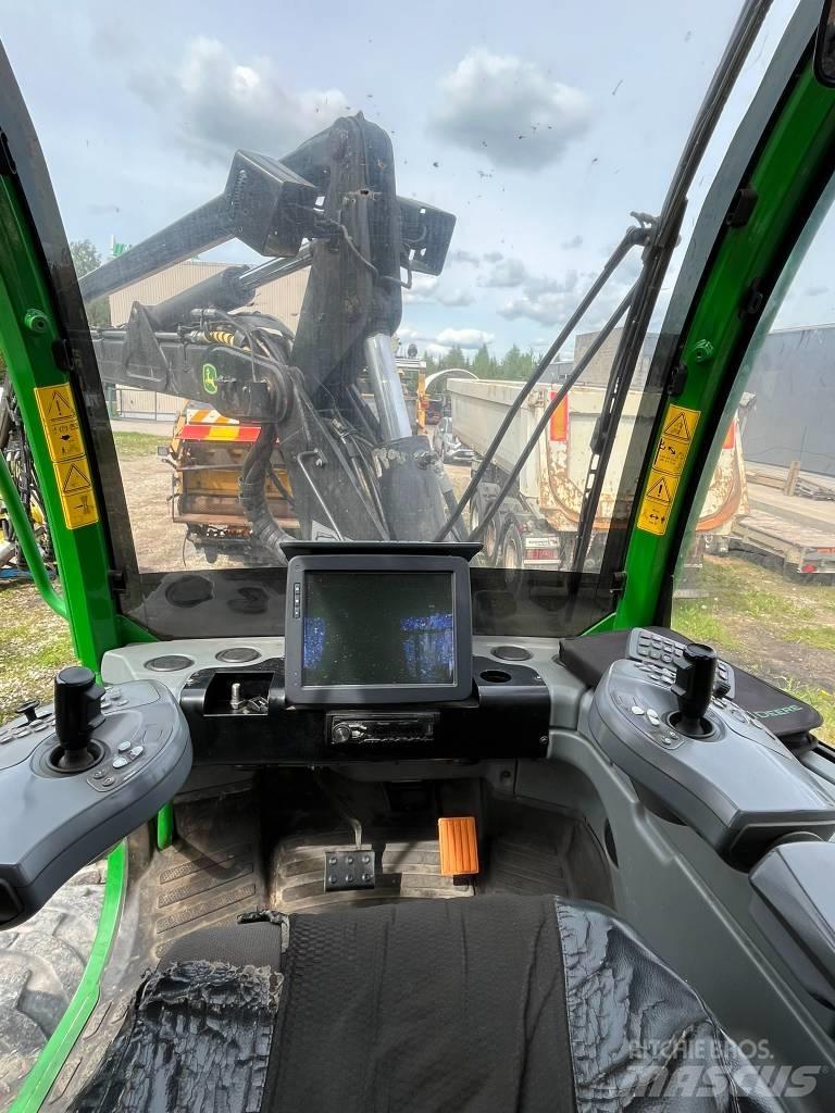 John Deere 1070E Harvesterji