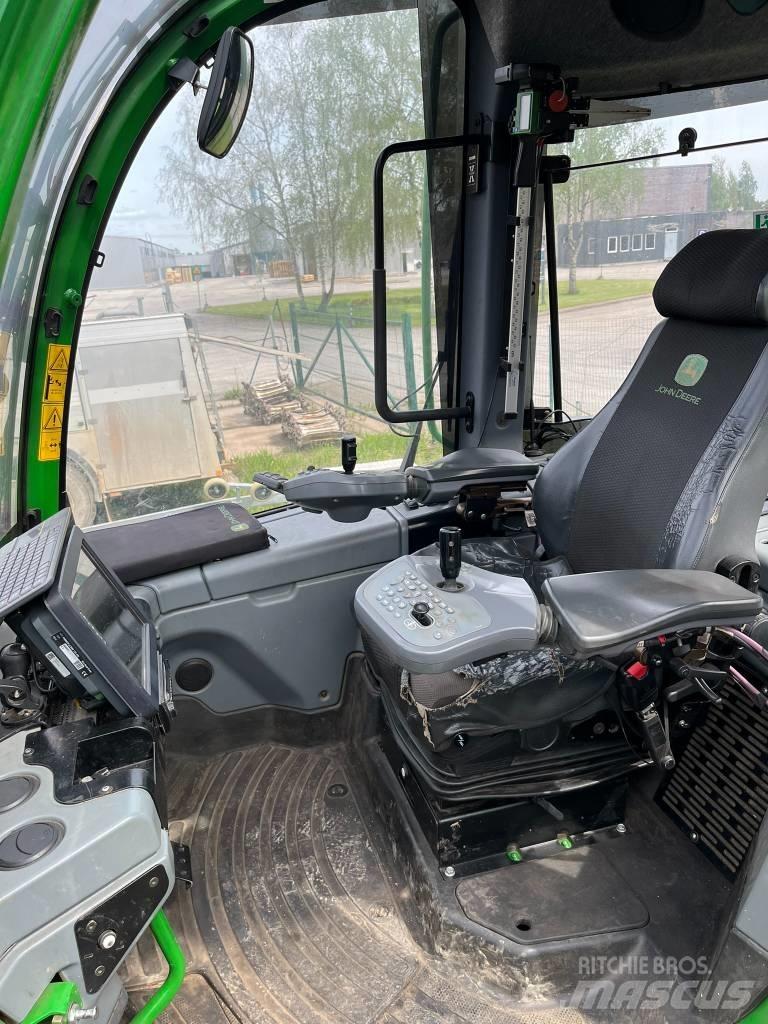 John Deere 1070E Harvesterji
