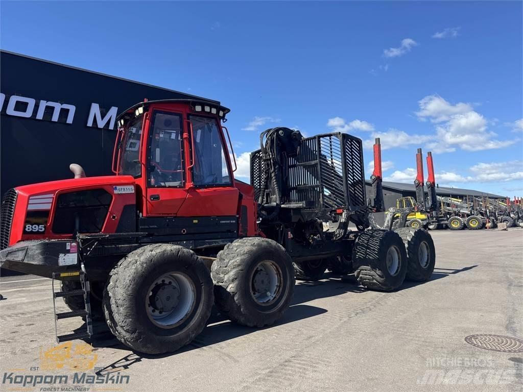 Komatsu 895 Forwarderji