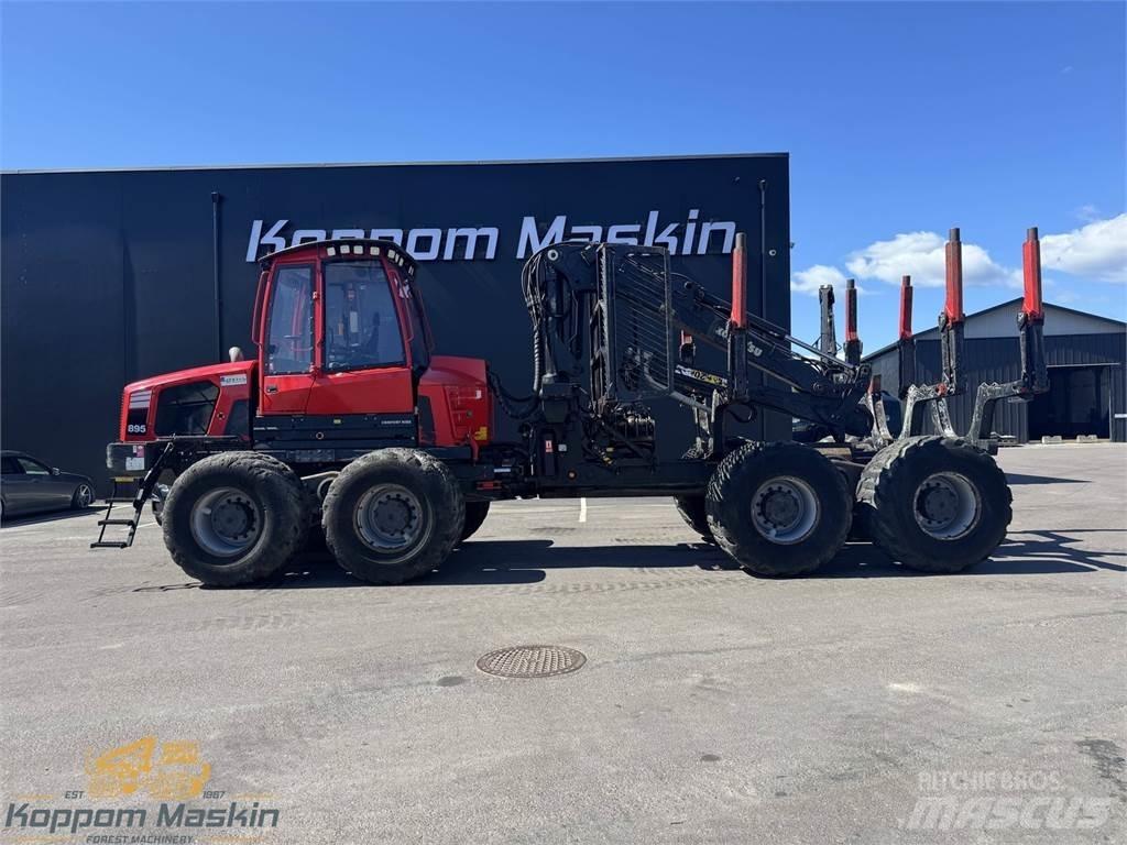 Komatsu 895 Forwarderji