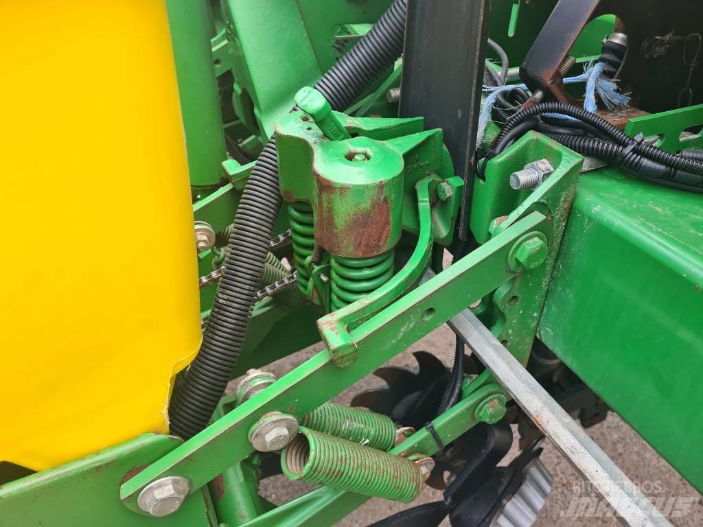 John Deere 1770 Sadilniki