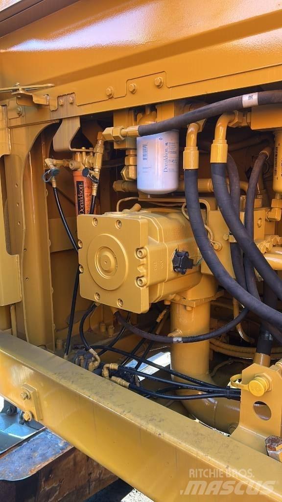 CAT 374 F Bagri za prekladanje primarnih/sekundarnih surovin