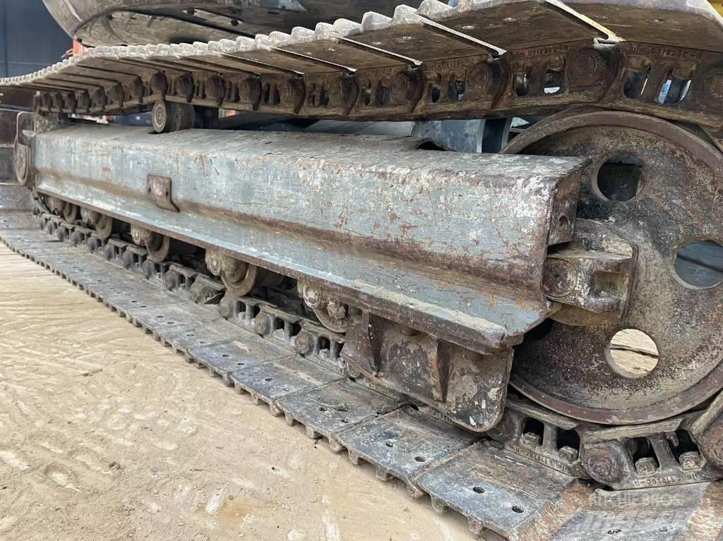 Wacker Neuson 8003 Midi bagri 7t – 12t