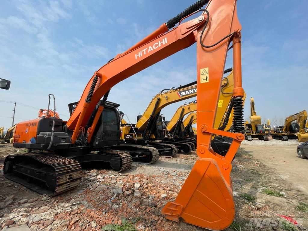 Hitachi ZX 200 Bagri goseničarji