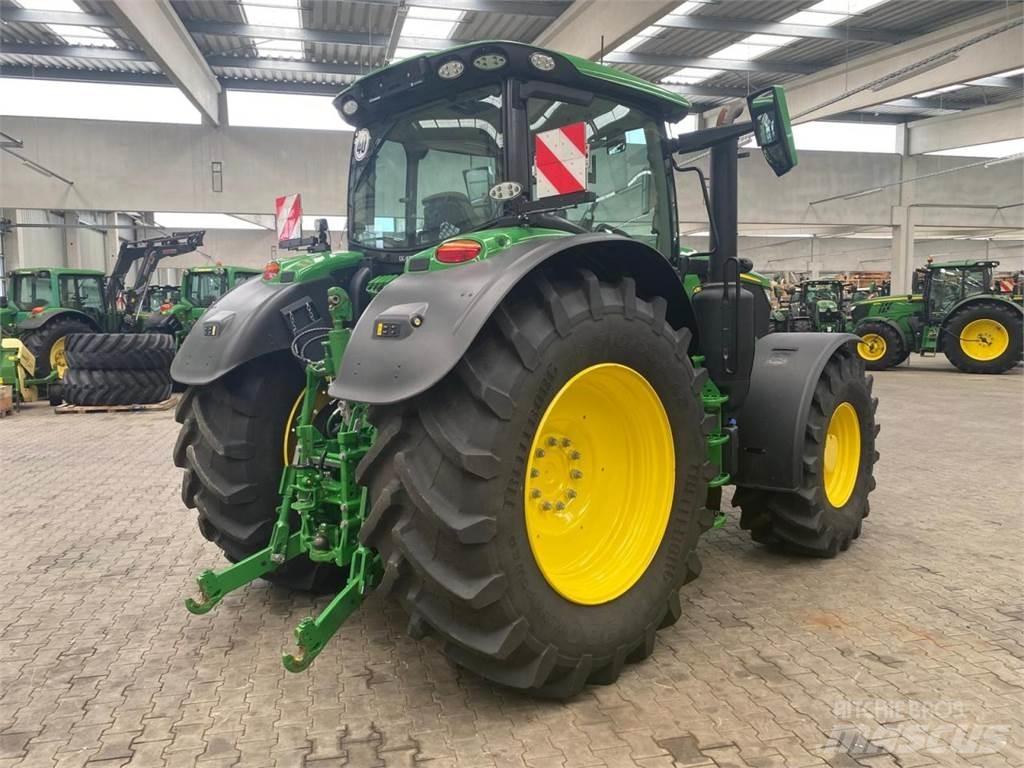John Deere 6R 215 Traktorji