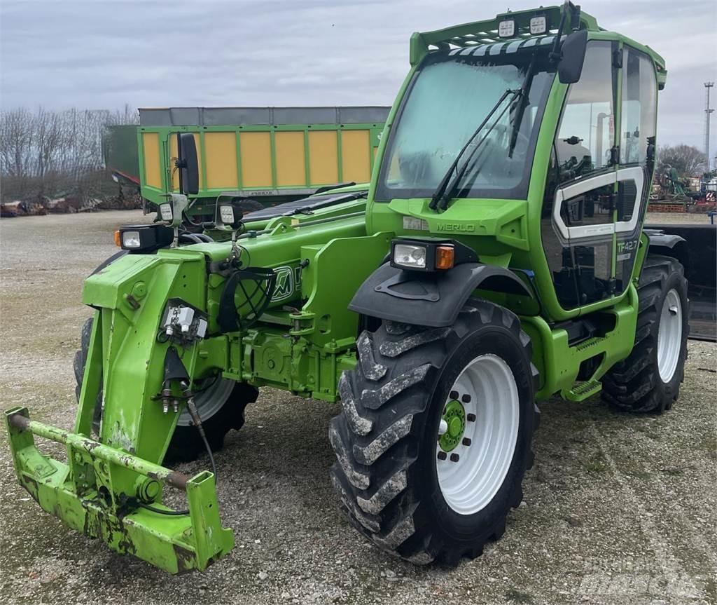 Merlo 42.7-140 Kmetijski teleskopski nakladalci