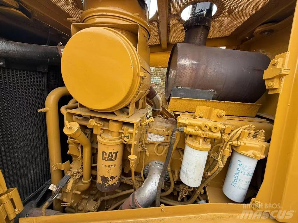 CAT D 8 T Buldožerji goseničarji