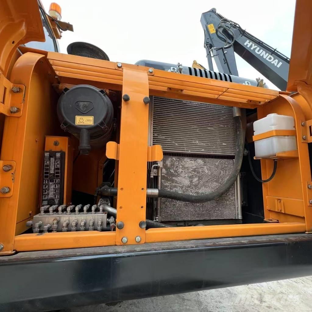 Hyundai R220LC-9S Midi bagri 7t – 12t