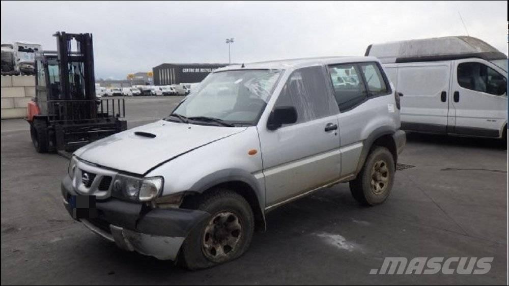 Nissan Terrano II Avtomobili