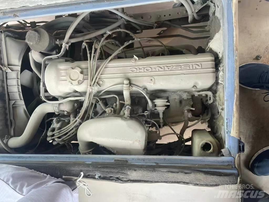 Nissan Civilian Medkrajevni avtobusi