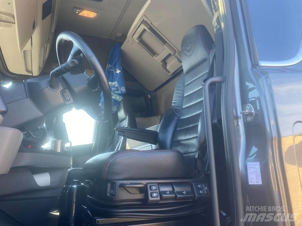 Scania S 520 Tovornjaki zabojniki