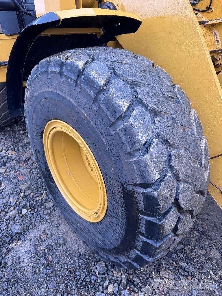 CAT 930 M Kolesni nakladalci