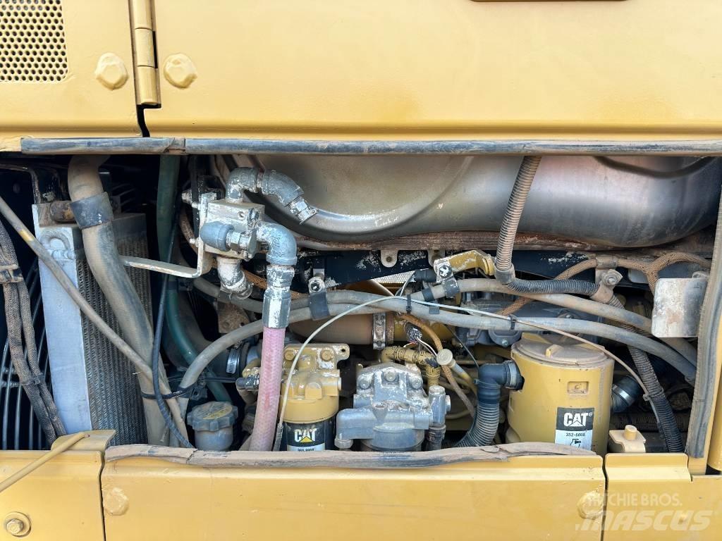 CAT D 6 N XL Buldožerji goseničarji