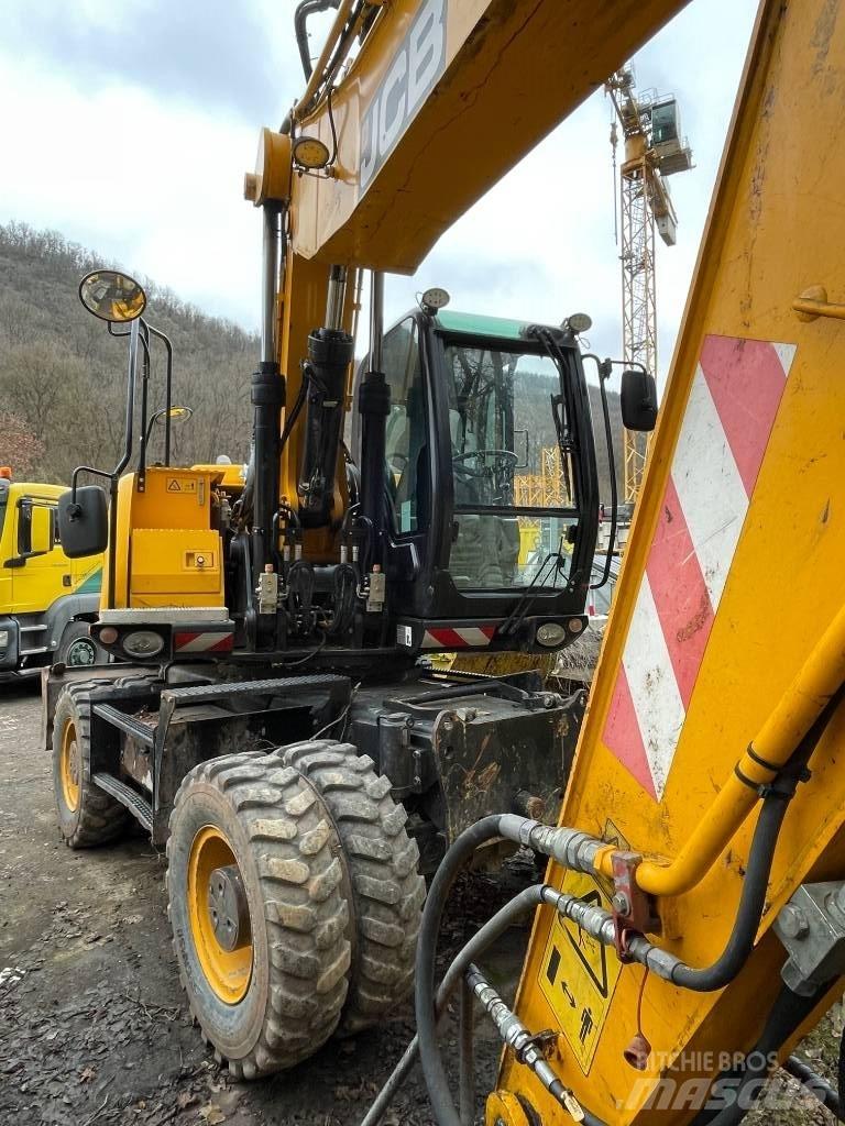JCB JS 175 W Bagri na kolesih