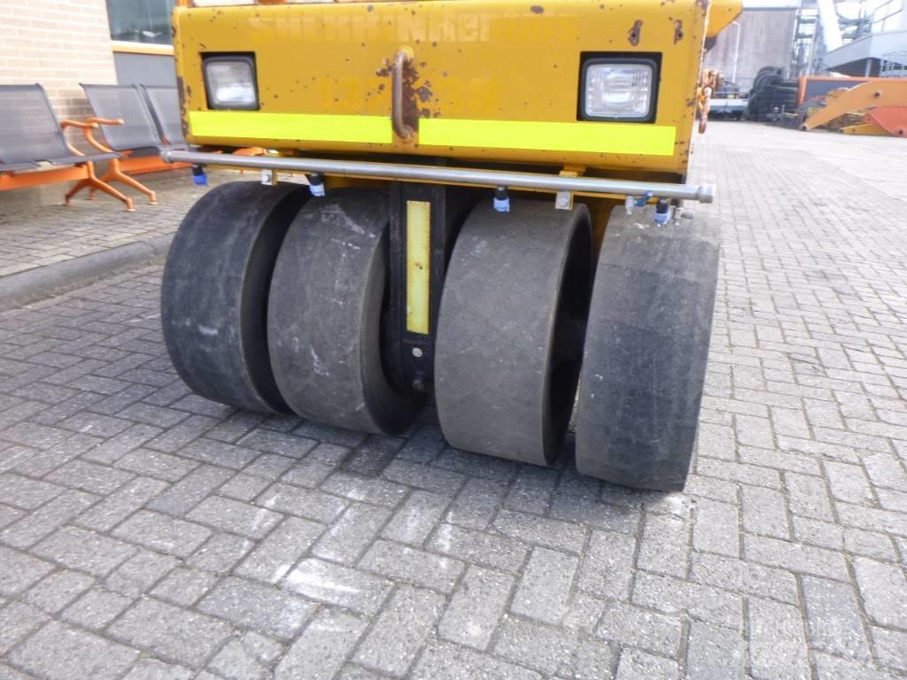 Sakai TS 160 Kolesni valjarji s pnevmatikami