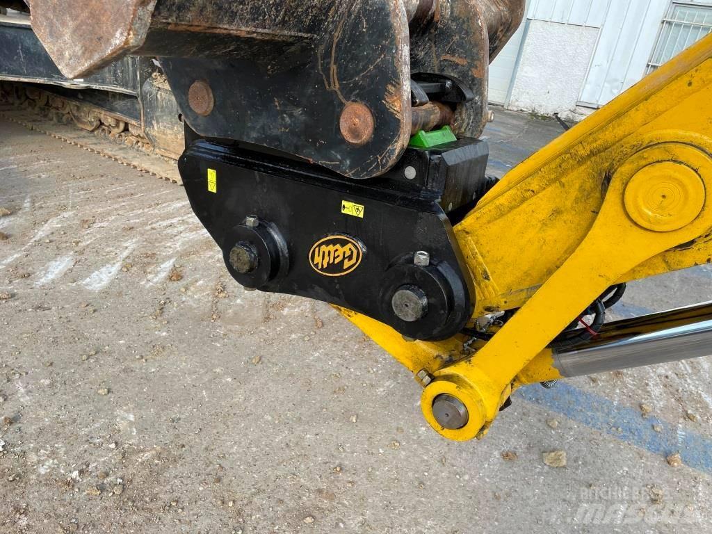 Komatsu PC240LC-11E0 Bagri goseničarji