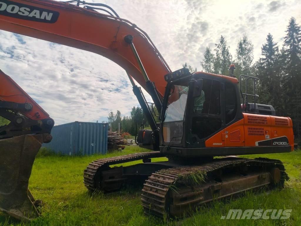 Doosan DX 300 LC Bagri goseničarji