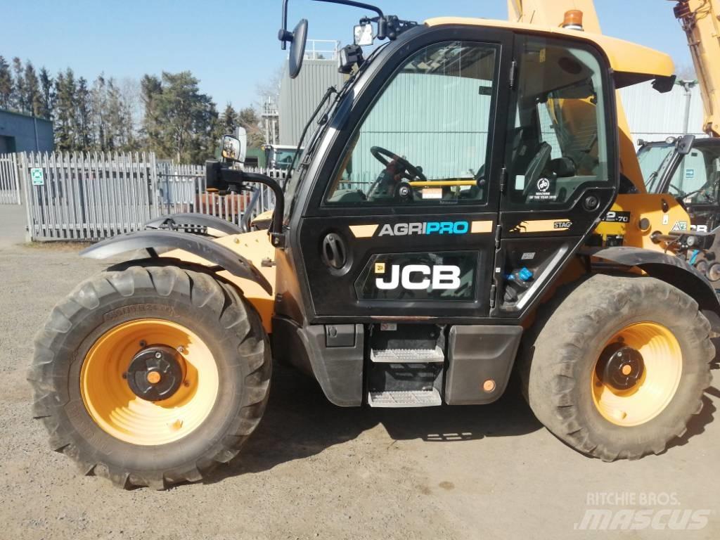 JCB 542-70 Kmetijski teleskopski nakladalci