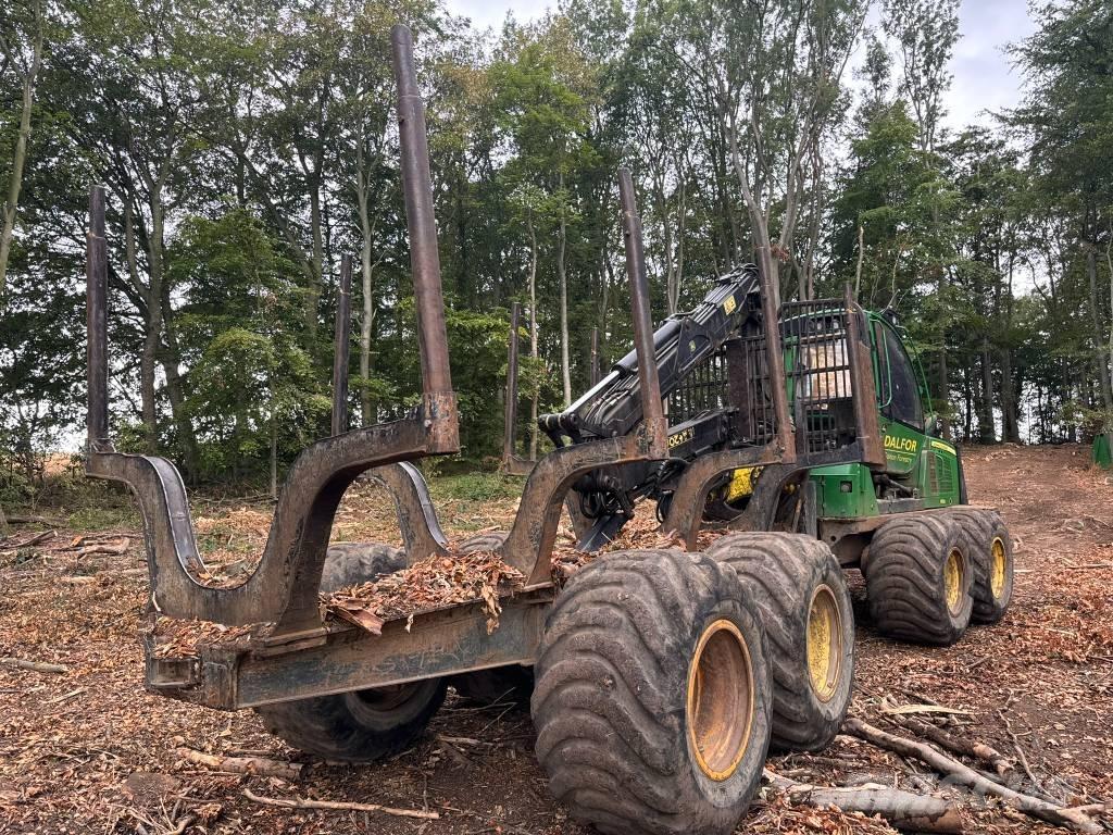 John Deere 1110 E Forwarderji