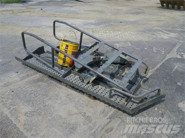 Hitachi ZX450-3 Bagri goseničarji