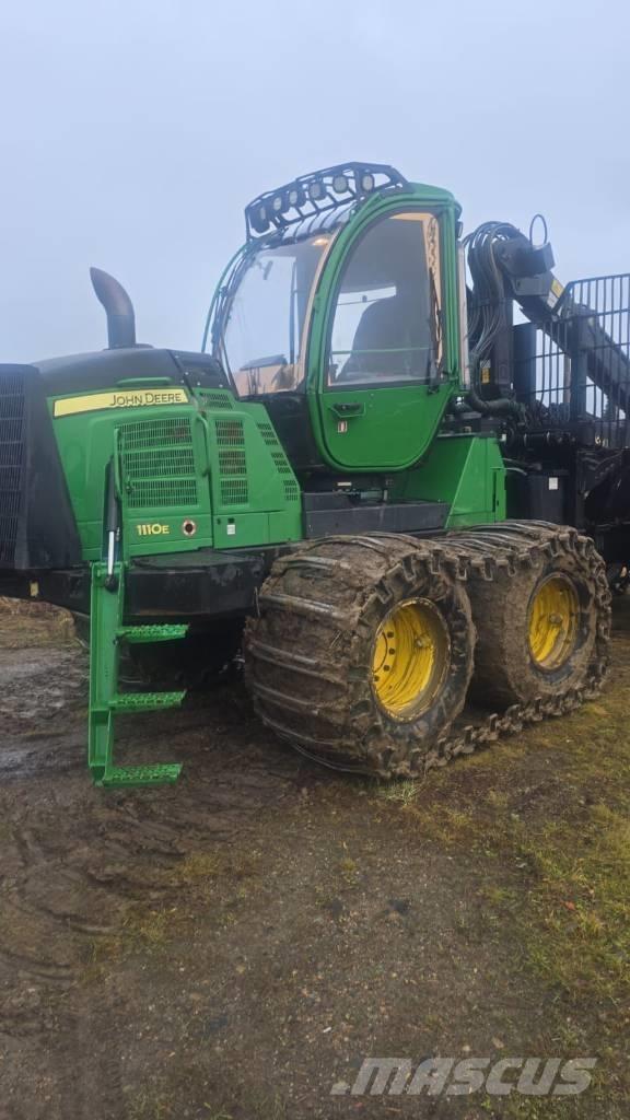 John Deere 1110 E Forwarderji