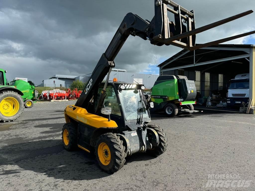 JCB 516 40 COMPACT Kmetijski teleskopski nakladalci
