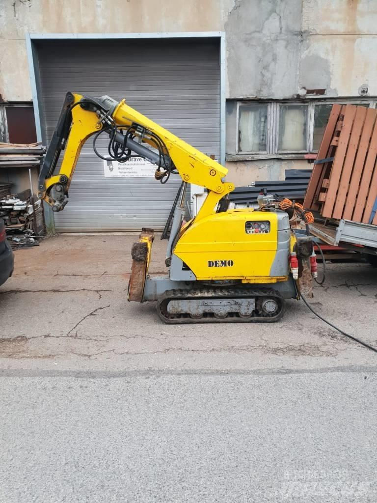 Brokk 180 Rušilni bagri