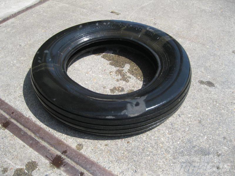 Pirelli 6.00-16 band Gume, kolesa in platišča