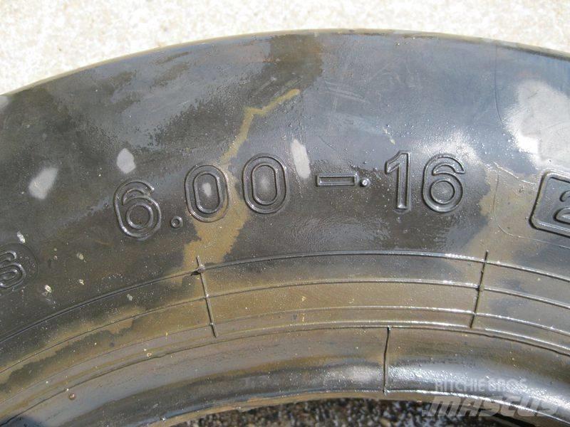 Pirelli 6.00-16 band Gume, kolesa in platišča