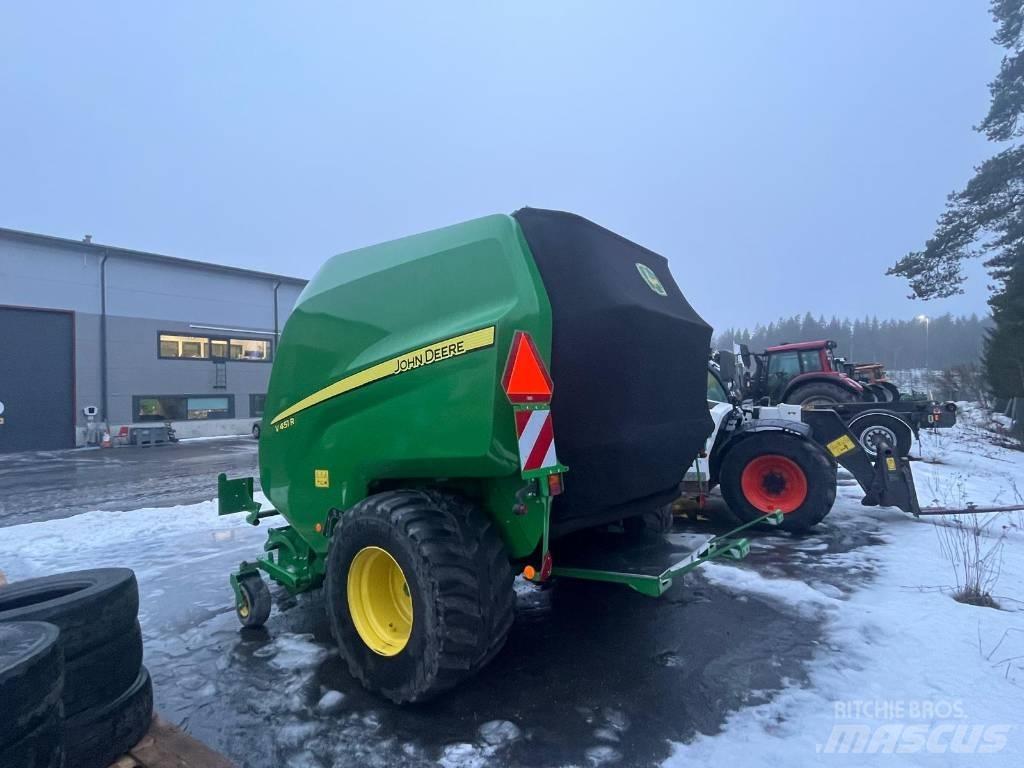 John Deere V451R Balirke (okrogle bale)