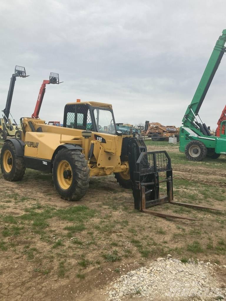 CAT TH83 Teleskopski viličarji