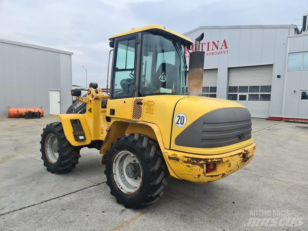 Volvo L 40 B Kolesni nakladalci