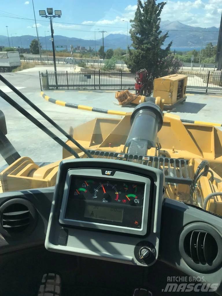 CAT 972M Kolesni nakladalci