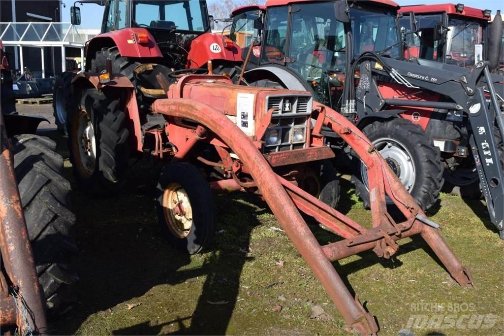 Case IH 383 Traktorji