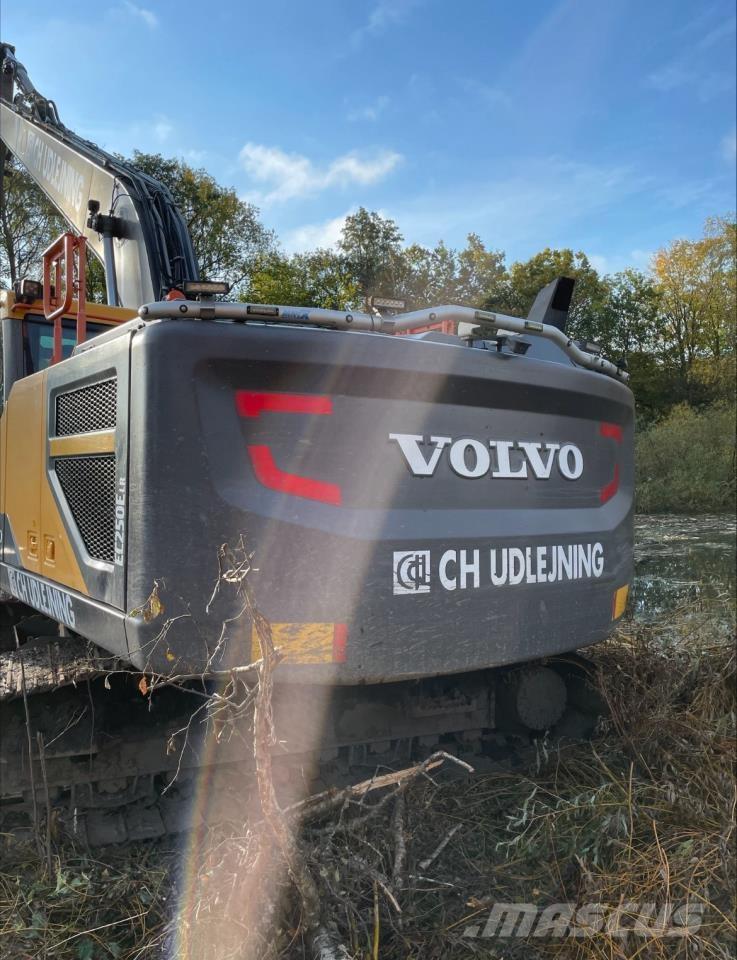 Volvo 250E LR Bagri goseničarji