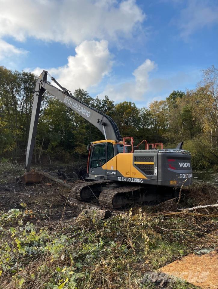 Volvo 250E LR Bagri goseničarji