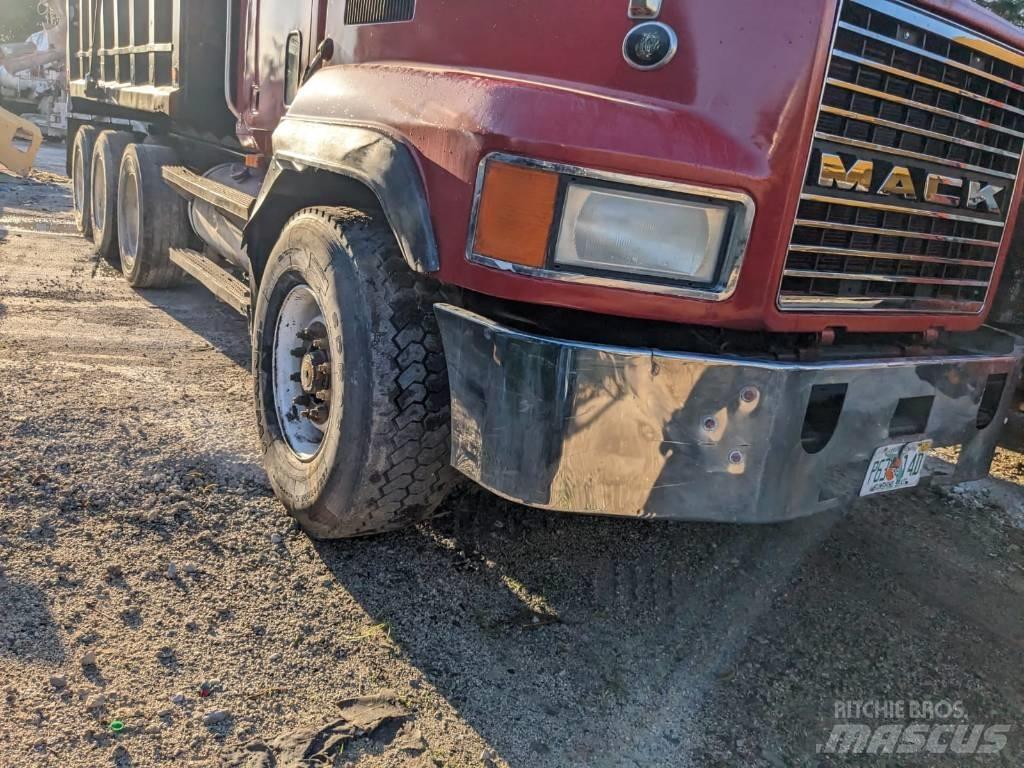 Mack CL 713 Kiper tovornjaki