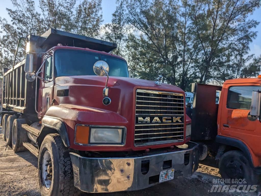 Mack CL 713 Kiper tovornjaki