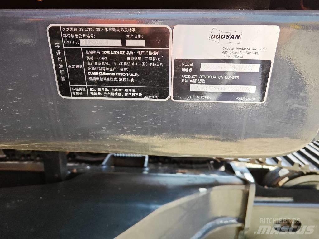 Doosan 225 LC Bagri goseničarji