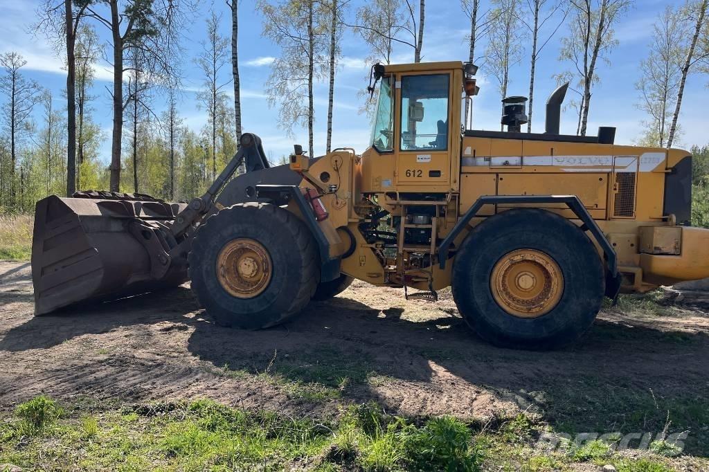 Volvo L 220 Kolesni nakladalci