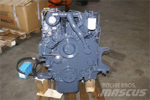 Komatsu S6D102E Motorji