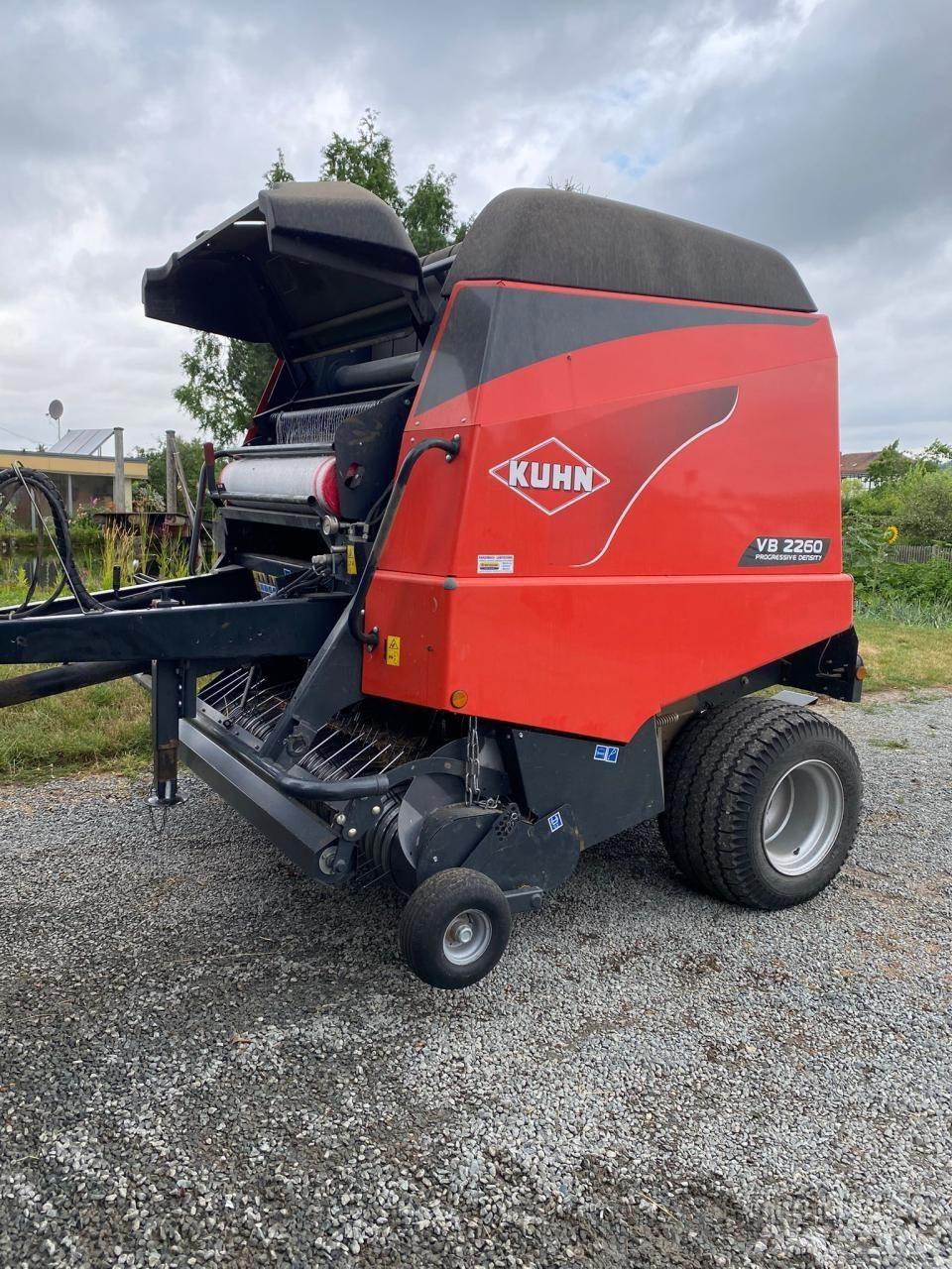 Kuhn VB 2260 Balirke (okrogle bale)