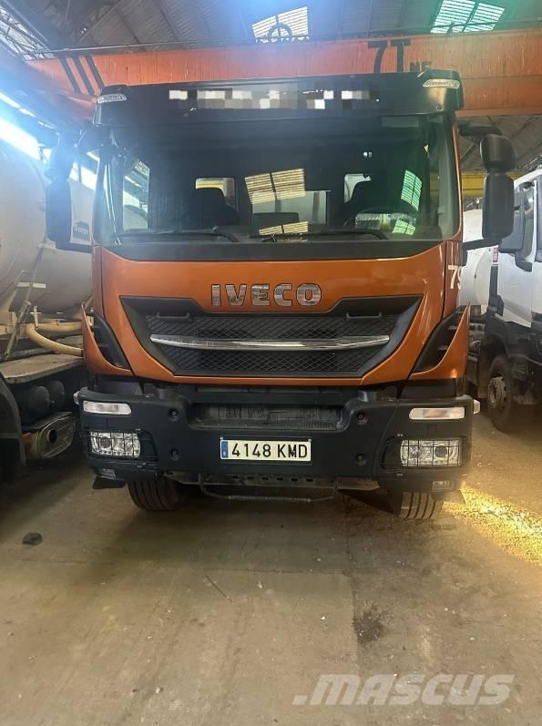 Iveco Hormigonera Kamionske črpalke za beton